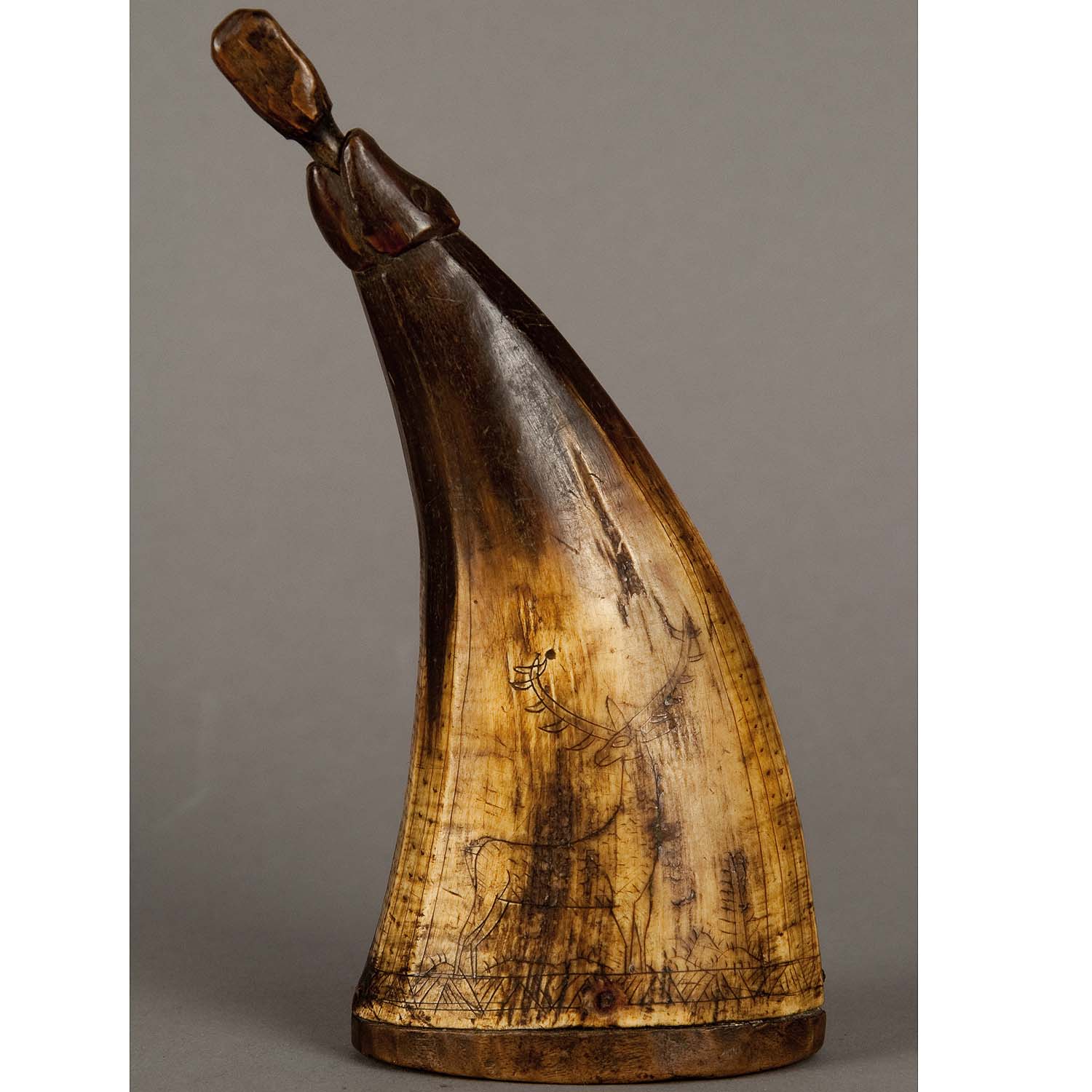 Gunpowder Horn with Great Engravings 18th century