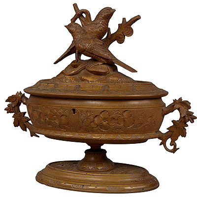 Antique Wooden Carved Casket with Birds, Brienz ca 1890.