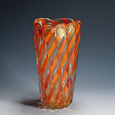 Alfredo Barbini ribbed  'Corallo Oro' Vase 1960s.