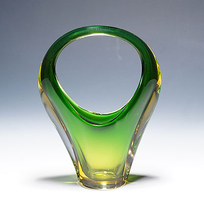 Archimede Seguso Sommerso Basket in Green and Amber, Murano Italy ca. 1950s.
