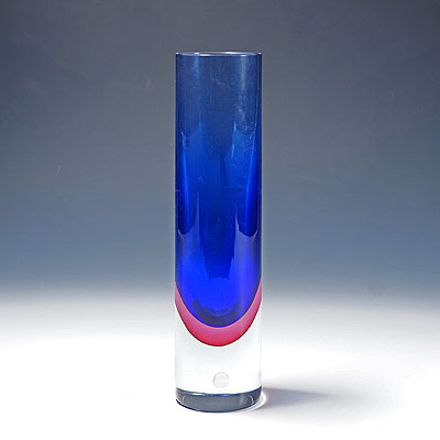 Archimede Seguso Sommerso Vase in Blue and Violet, Murano Italy ca. 1960s.
